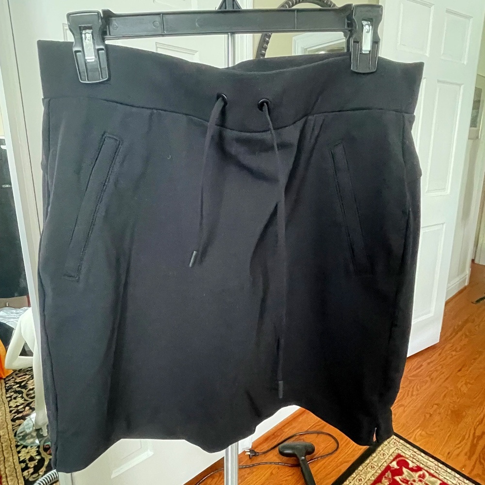 M36 - Athleta Black Skort Small, Tall